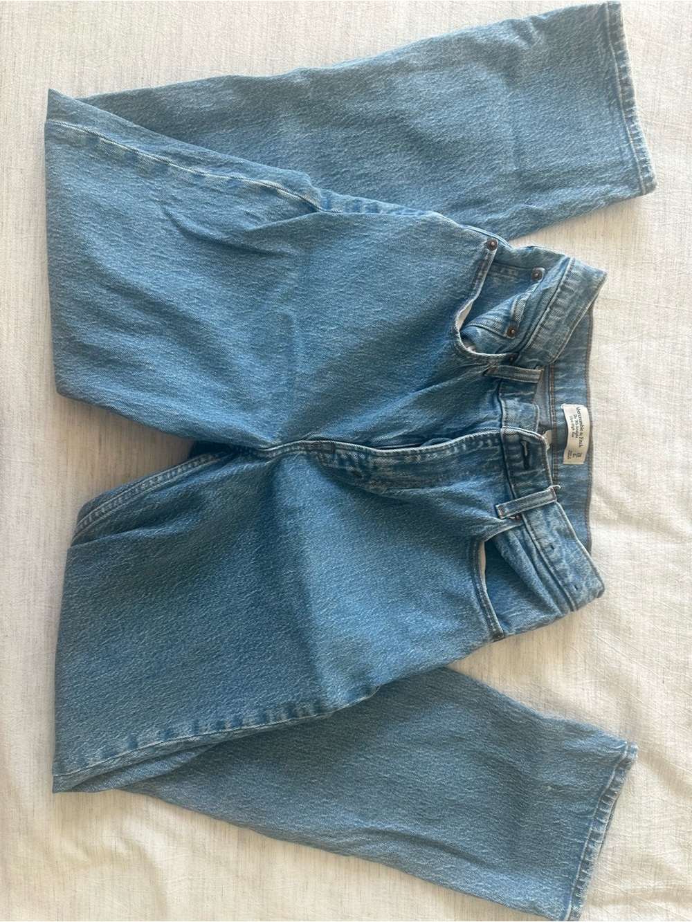 Abercrombie & Fitch The 90’s Straight Ultra High Rise Jean Curve Love